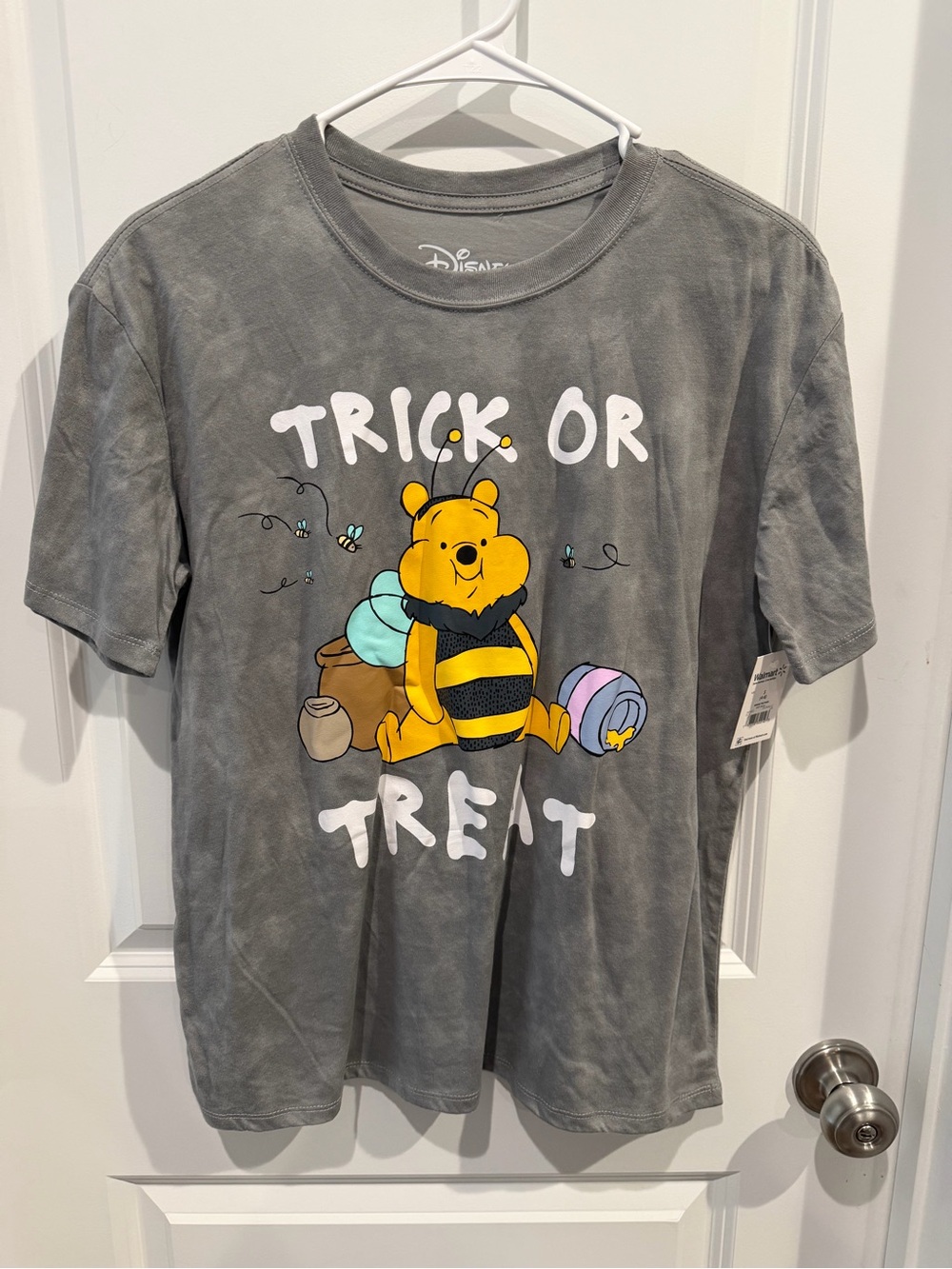 NWT Disney Winnie the Pooh Graphic Tee Trick or Treat Size Small
